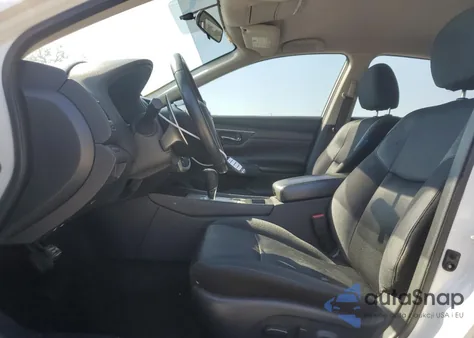 2016 Nissan Altima 2.5 z USA, uszkodzony, nr VIN 1N4AL3AP2GN330699